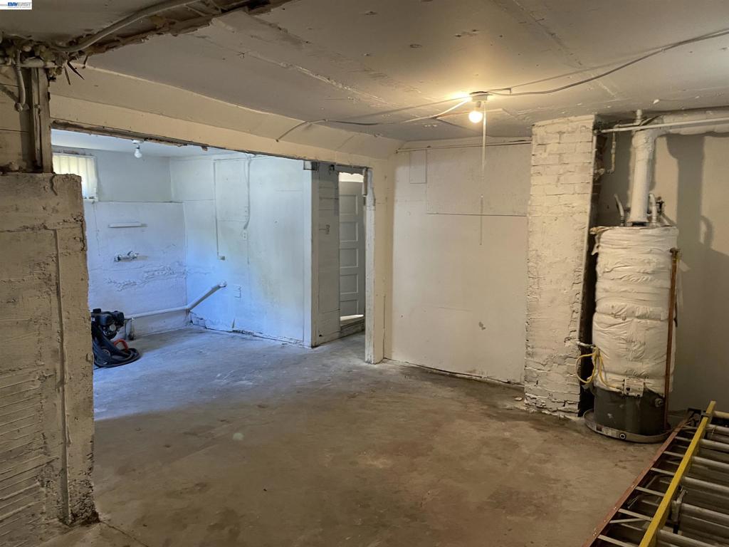 9826 C St Property Photo 10