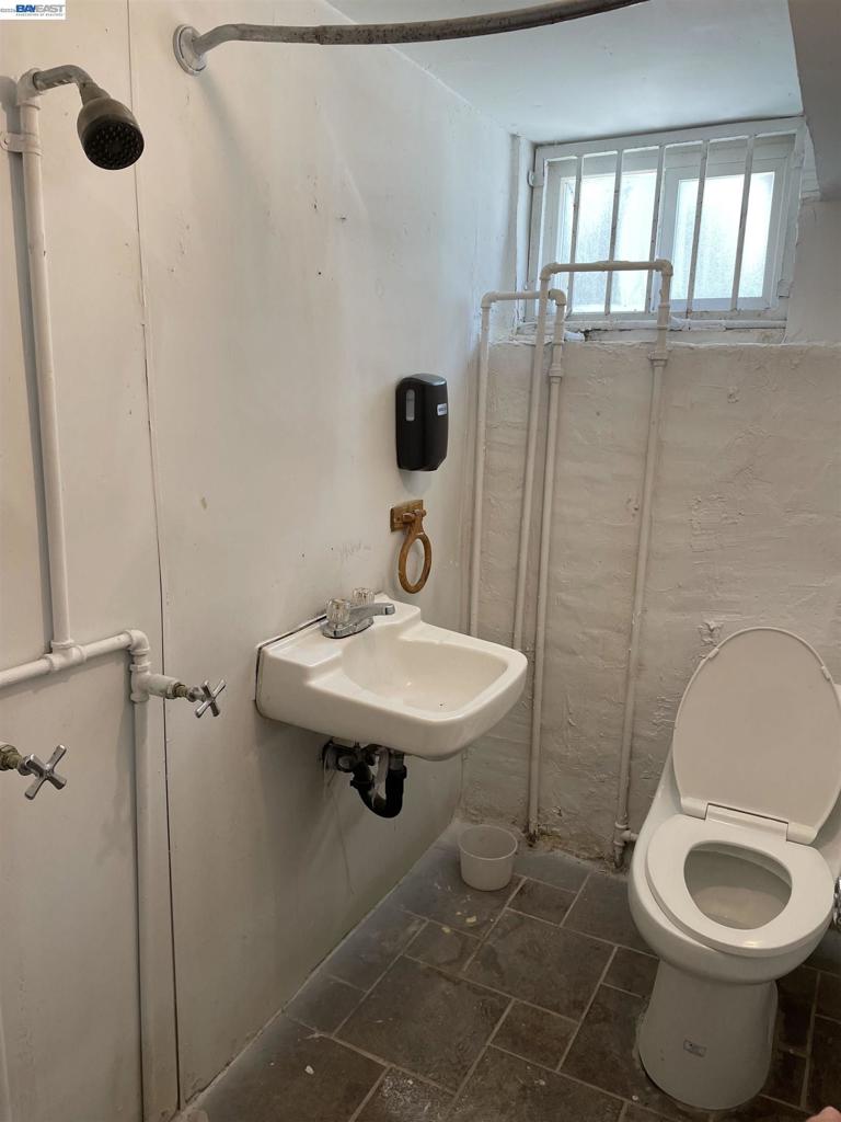 9826 C St Property Photo 12