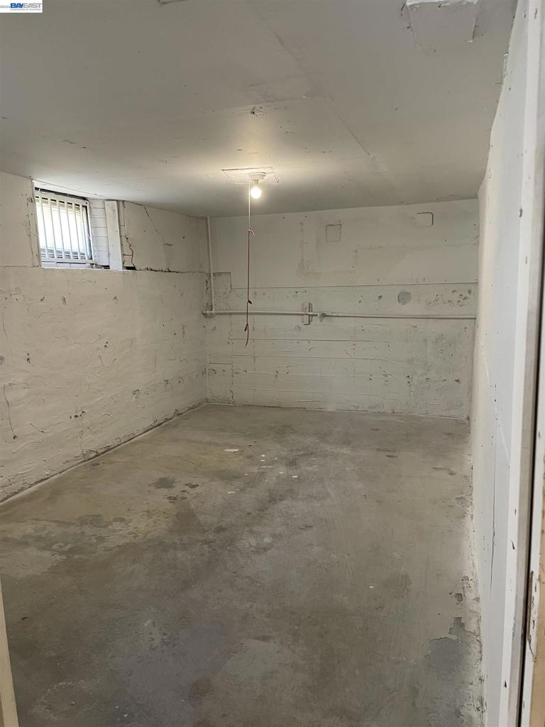 9826 C St Property Photo 14