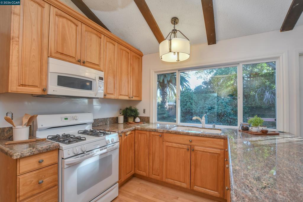 1941 Argonne Dr Property Photo 13