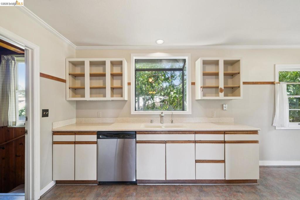 7526 Greenly Dr Property Photo 8
