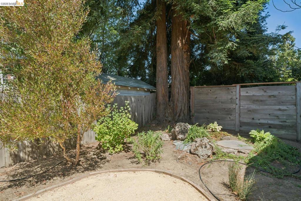 7526 Greenly Dr Property Photo 37