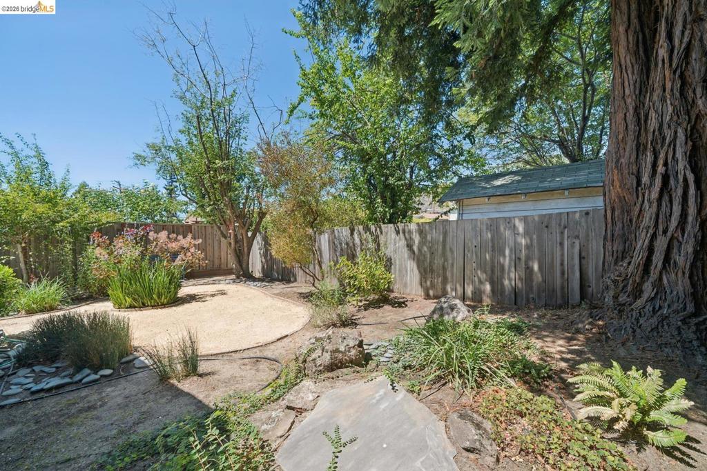 7526 Greenly Dr Property Photo 38