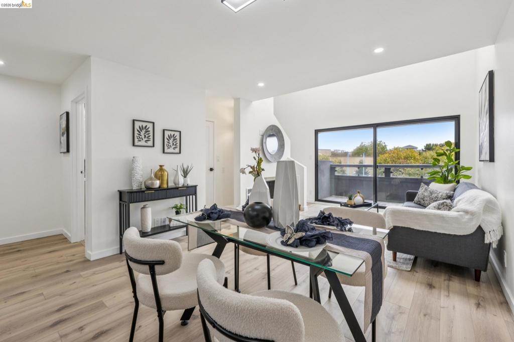 7 Embarcadero West 207 Property Photo 13