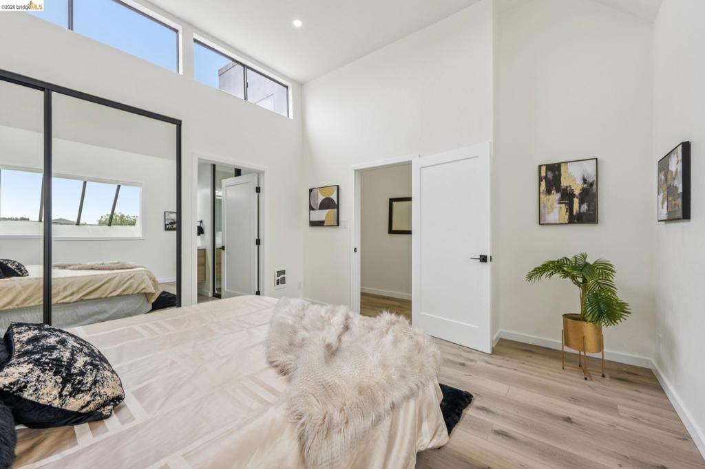 7 Embarcadero West 207 Property Photo 25