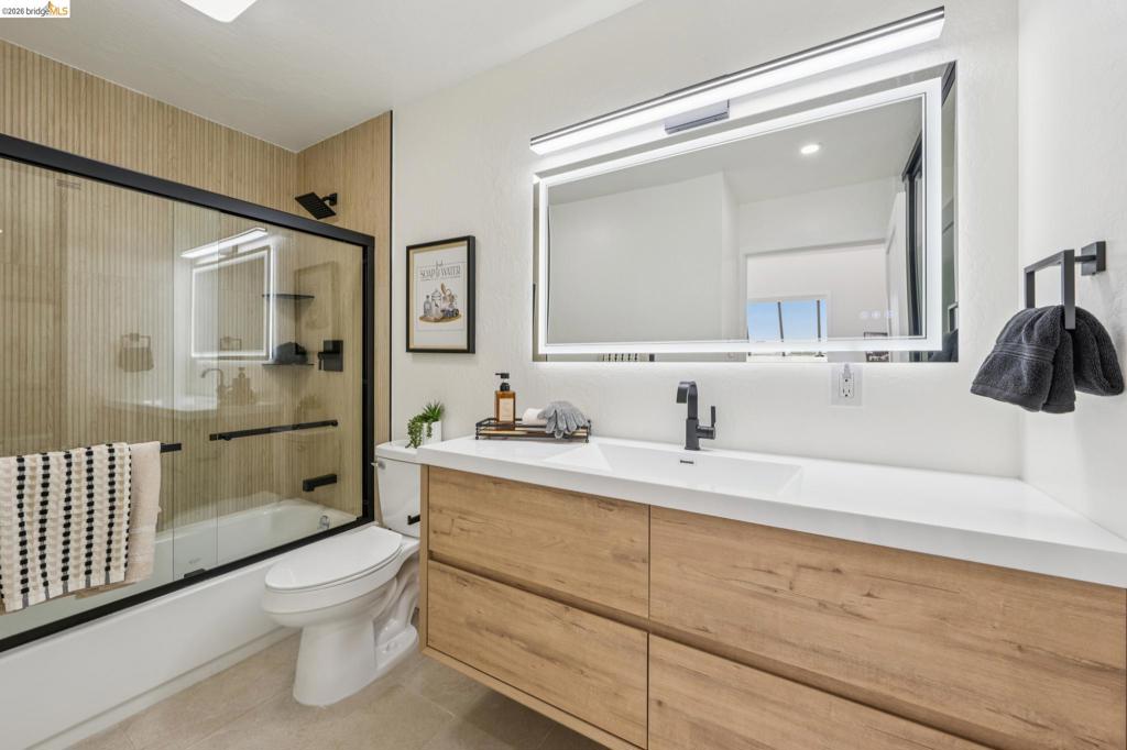 7 Embarcadero West 207 Property Photo 26