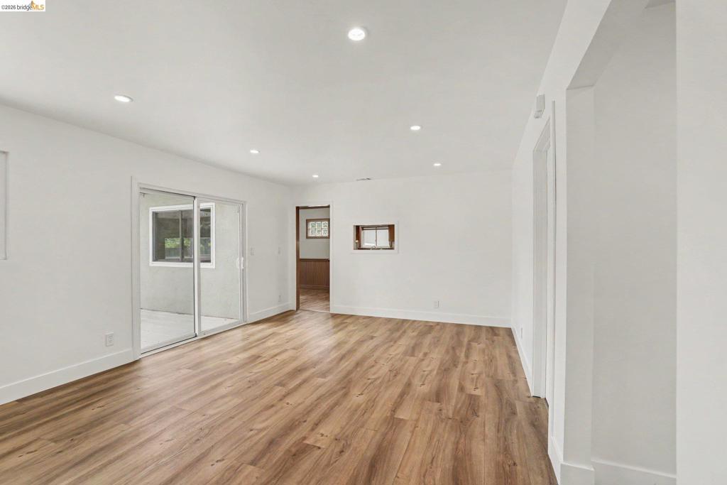 5545 Southbrook Dr Property Photo 22