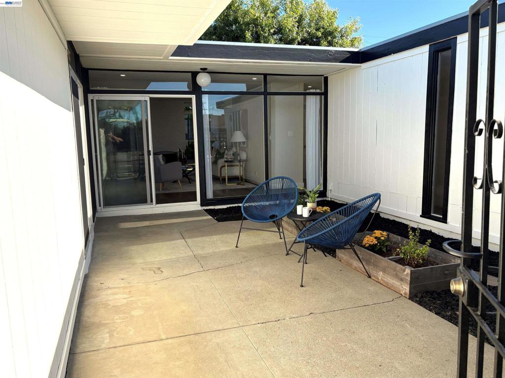 4837 Valpey Park Ave Property Photo 3