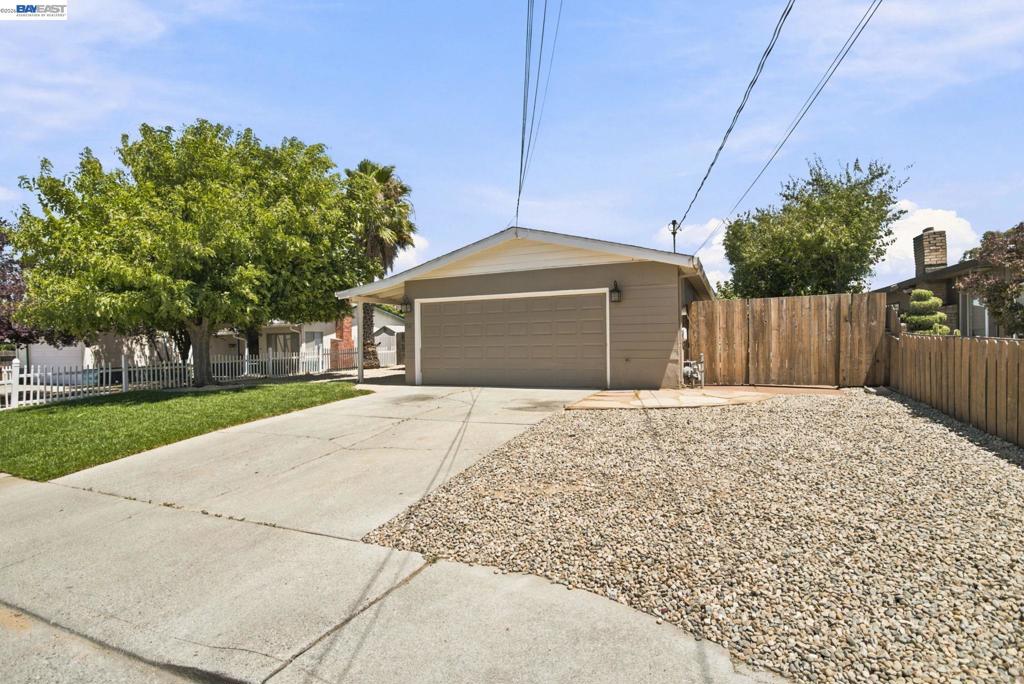 54 Lakeview Drive Property Photo 2