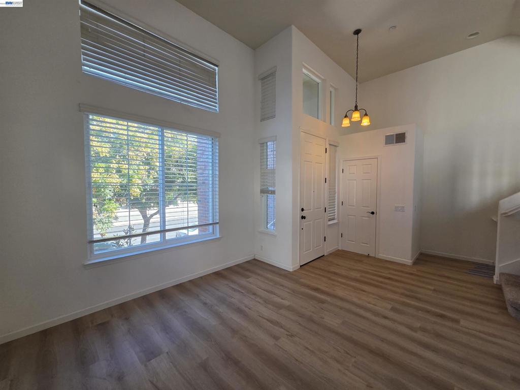 2985 First Street Property Photo 4
