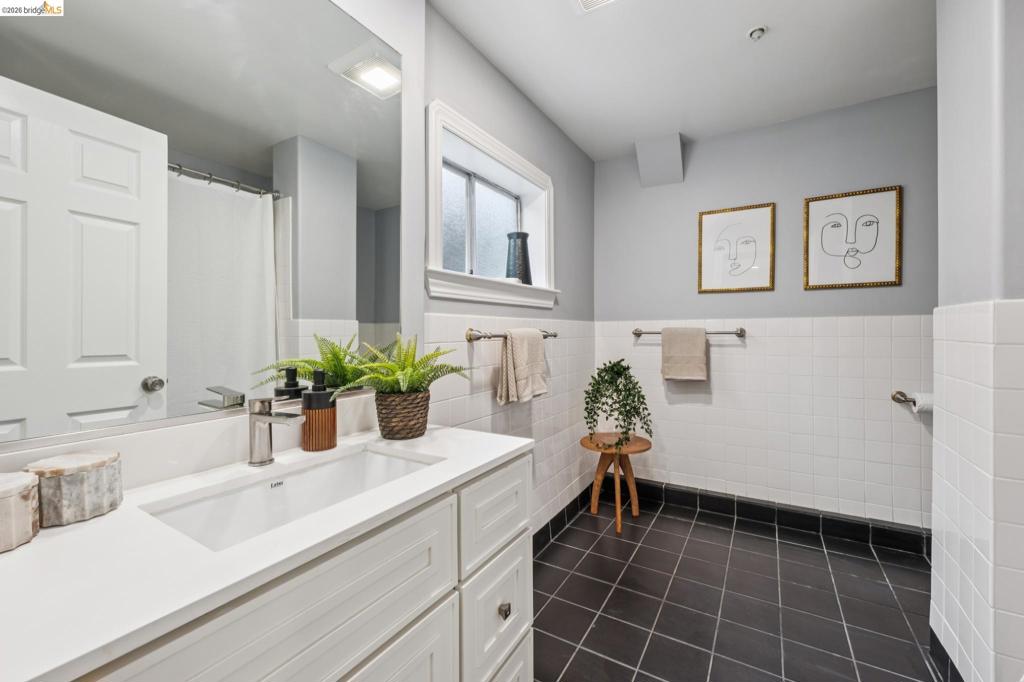 1849 Arch Street A Property Photo 19