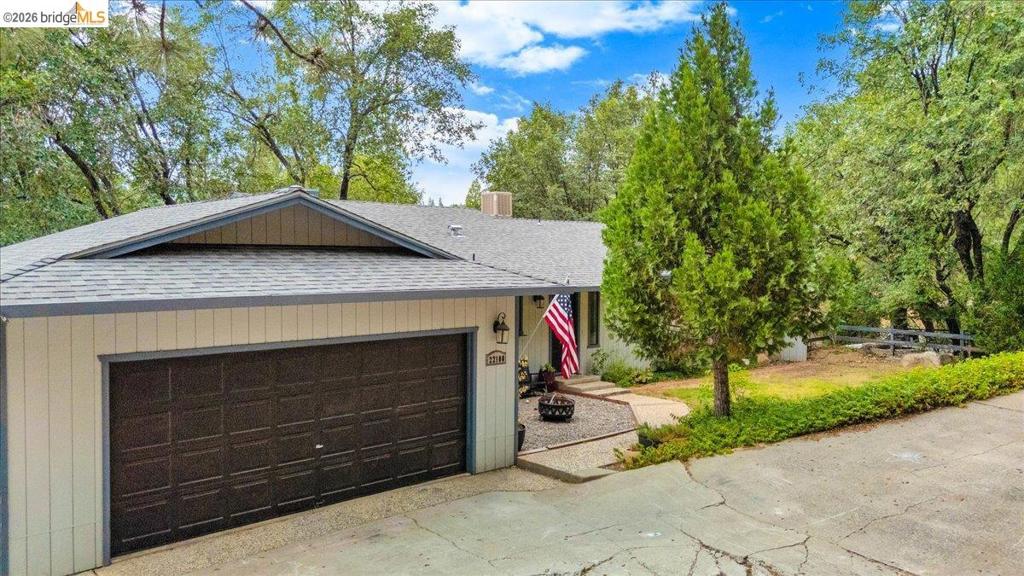 22100 Thunderbolt Dr. Property Photo 6