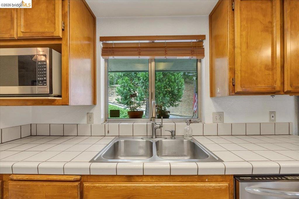 22100 Thunderbolt Dr. Property Photo 19