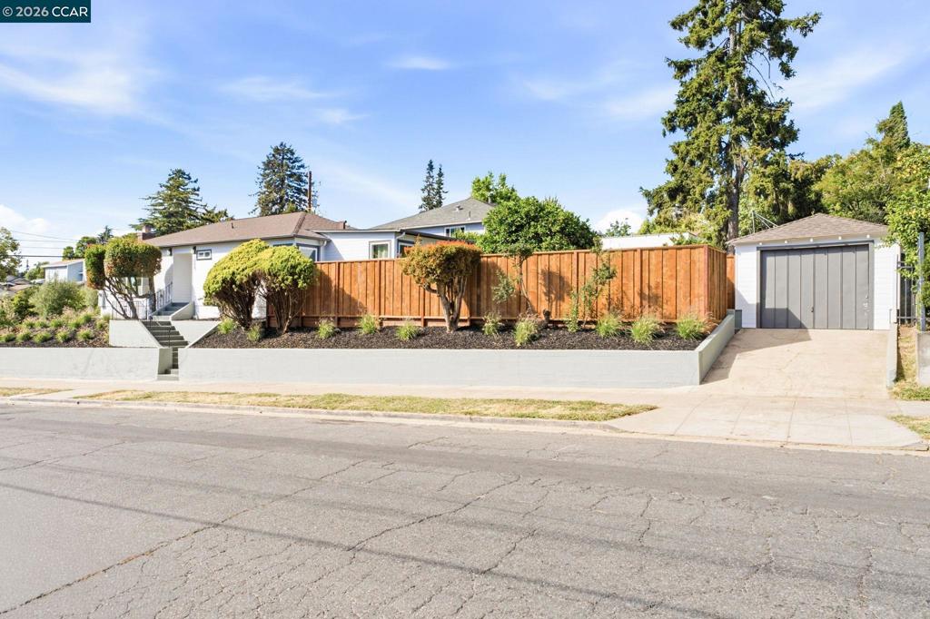 2808 Carmel Street Property Photo 6