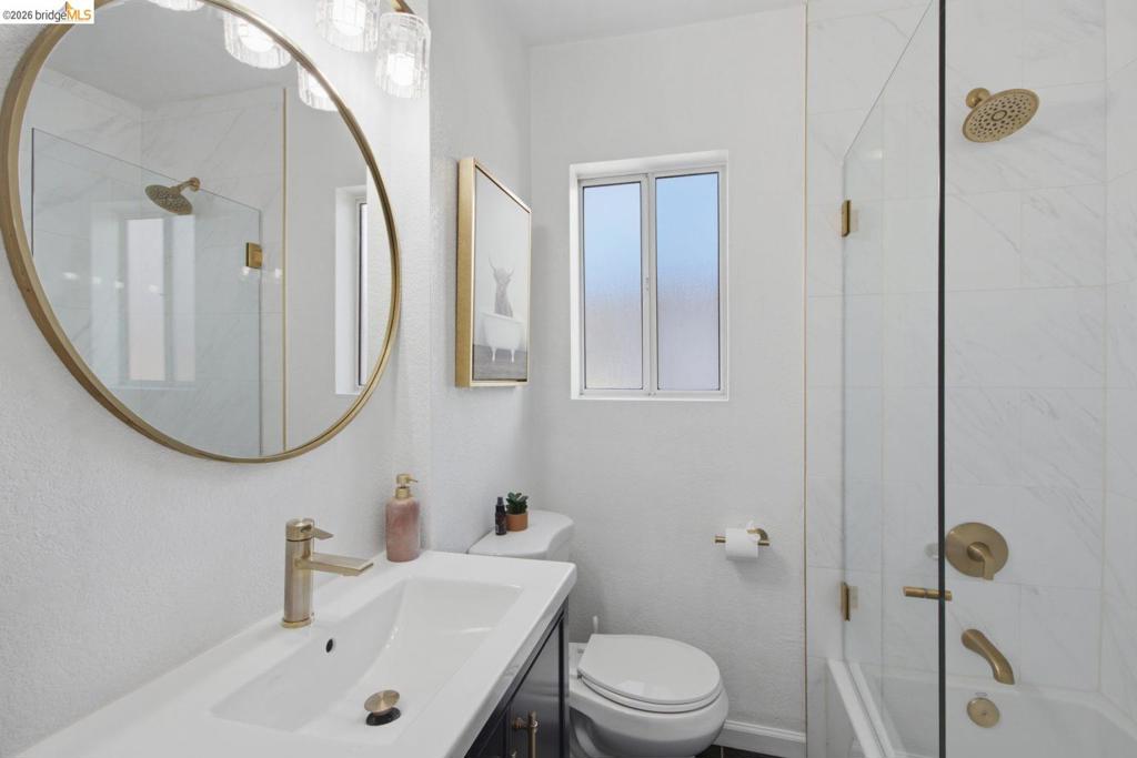 2081 Bonar St Property Photo 23