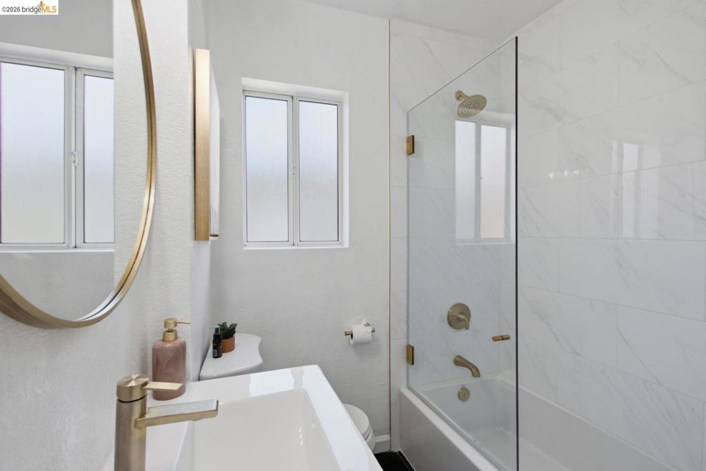 2081 Bonar St Property Photo 24