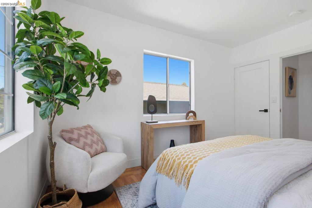 2081 Bonar St Property Photo 27