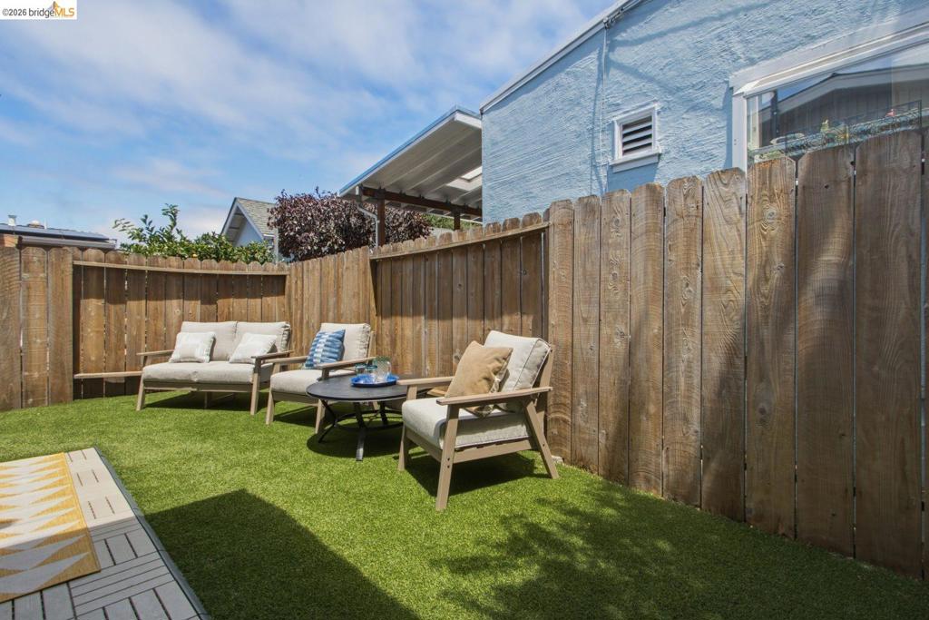 2081 Bonar St Property Photo 29