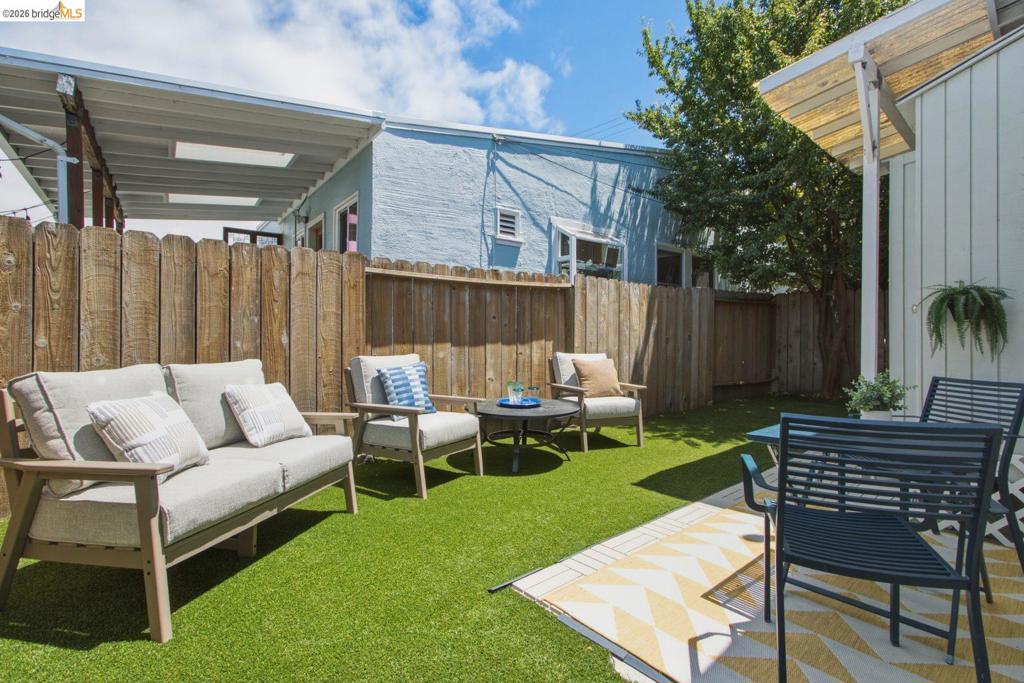 2081 Bonar St Property Photo 30