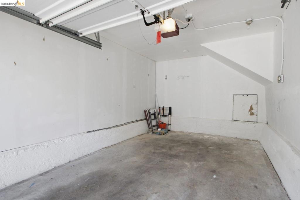 2081 Bonar St Property Photo 34