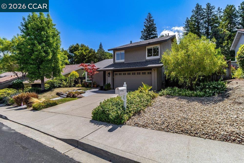 5633 Mount Hood Ct Property Photo 3