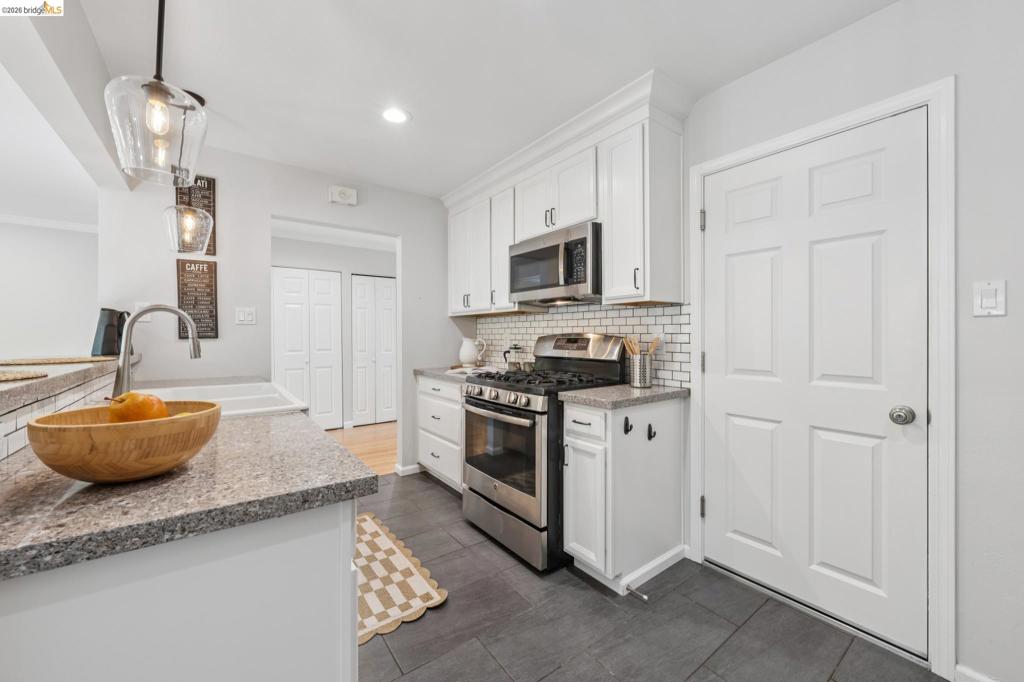 1036 Spring Ct Property Photo 15