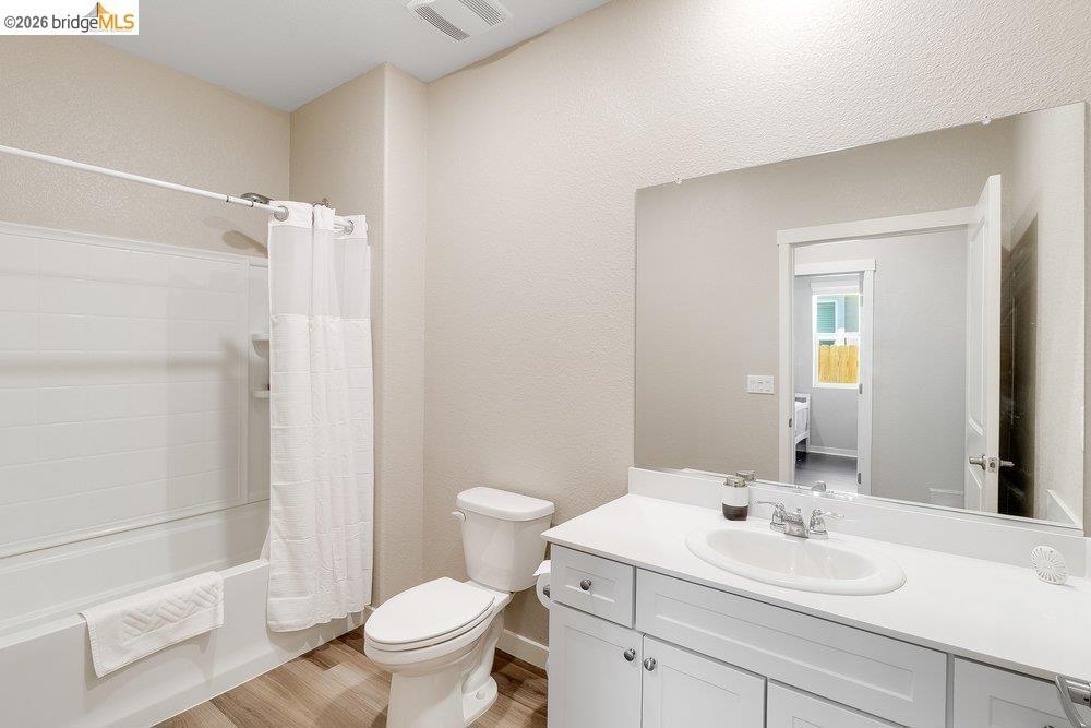 4347 Canada Way Property Photo 17