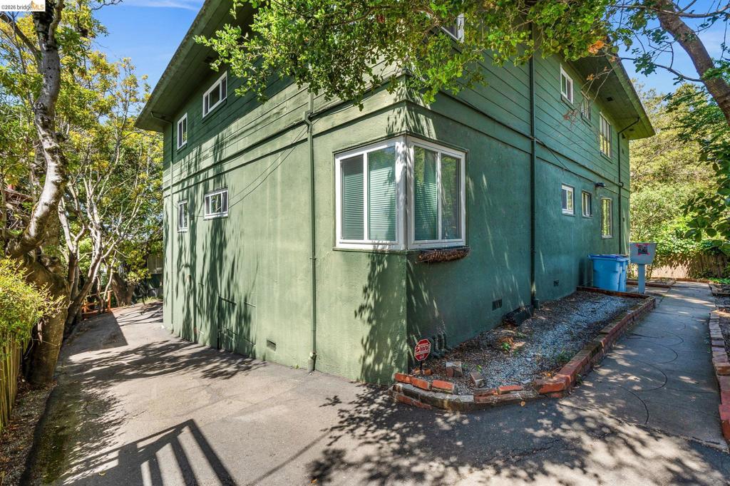 1730 Highland Pl 1 Property Photo 26