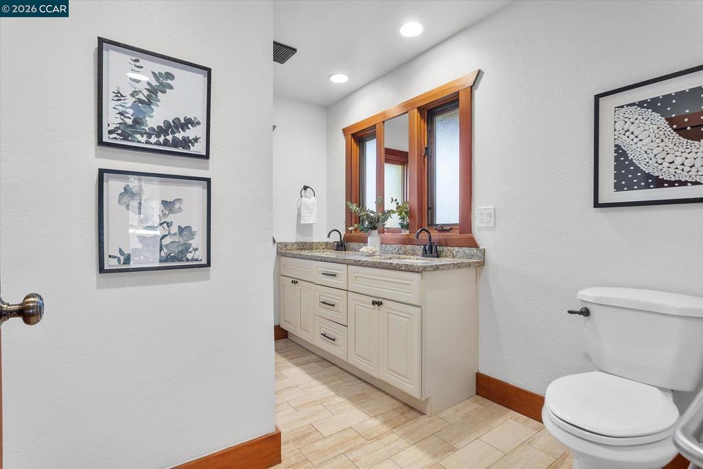 17460 Vineyard Rd Property Photo 26