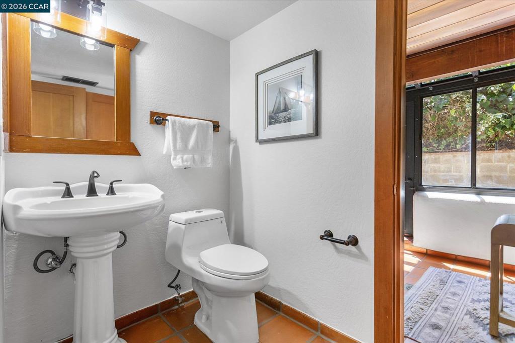 17460 Vineyard Rd Property Photo 31