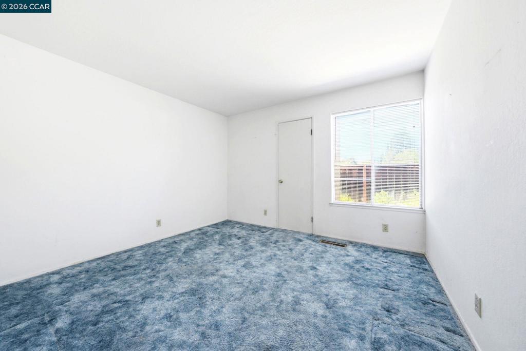 30 Massolo Dr B Property Photo 15