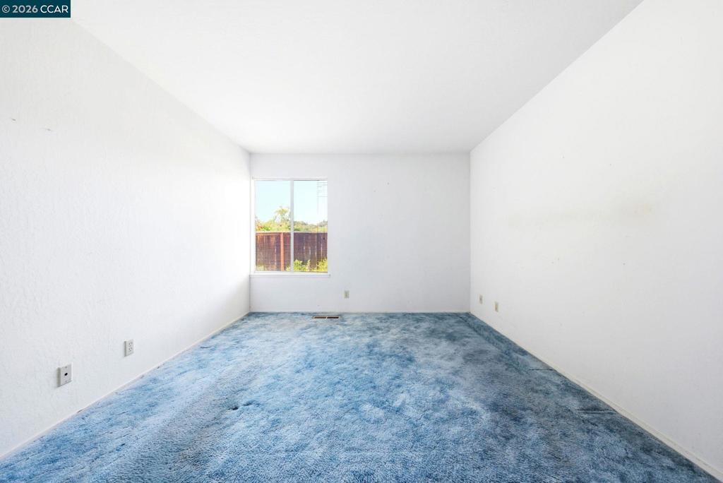 30 Massolo Dr B Property Photo 19