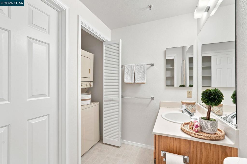 1840 Tice Creek Dr 2310 Property Photo 22