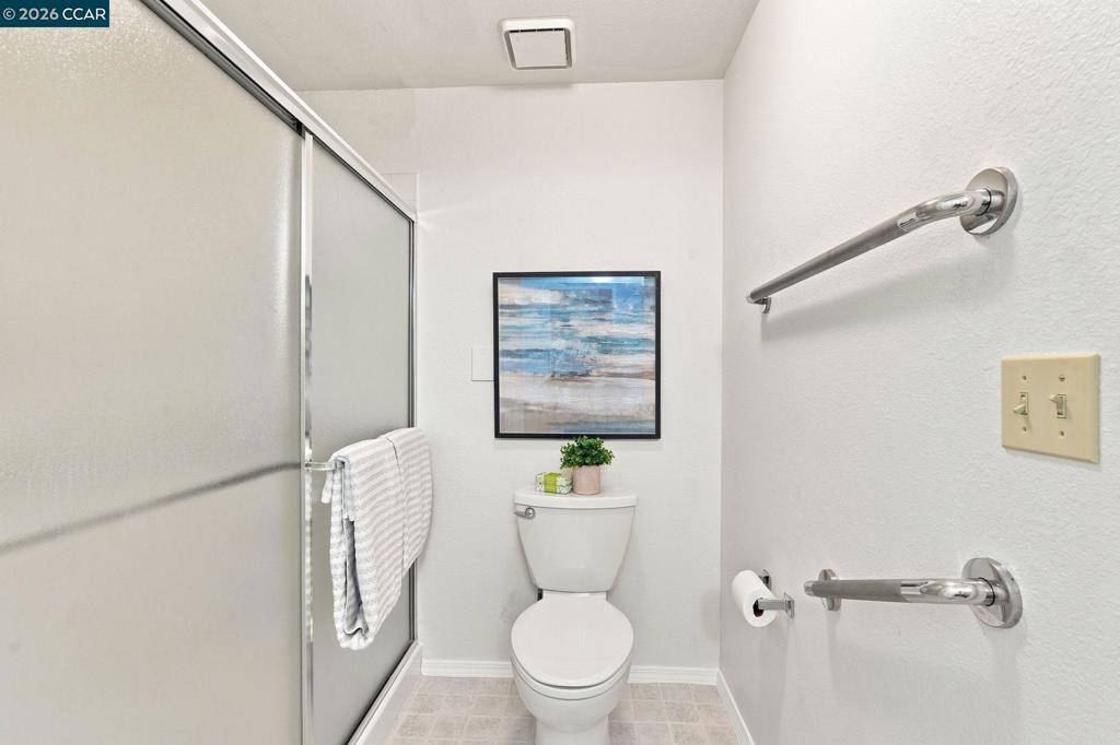 1840 Tice Creek Dr 2310 Property Photo 28