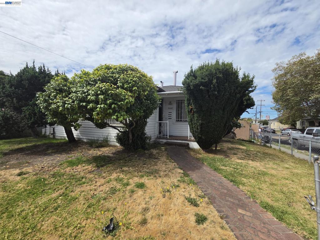 9601 D St Property Photo 1