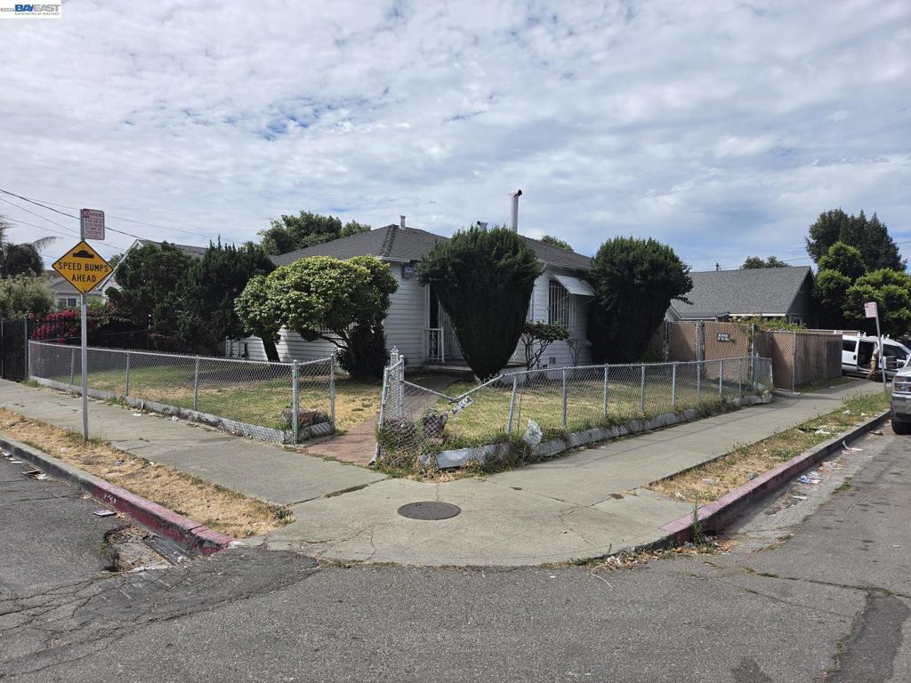 9601 D St Property Photo 2