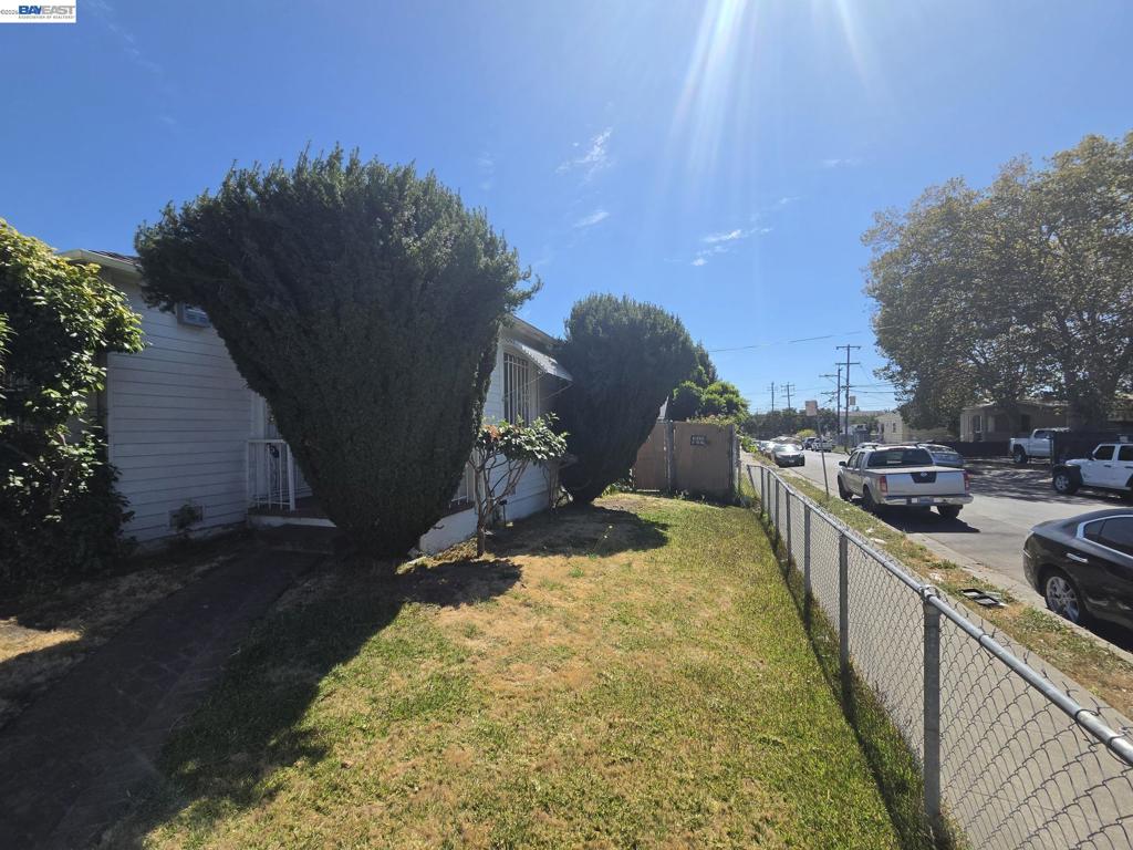 9601 D St Property Photo 7