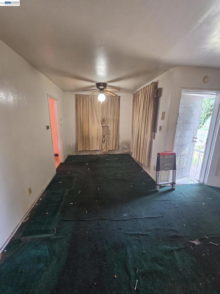 9601 D St Property Photo 8