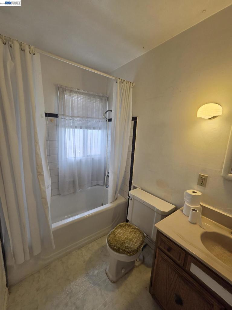 9601 D St Property Photo 10