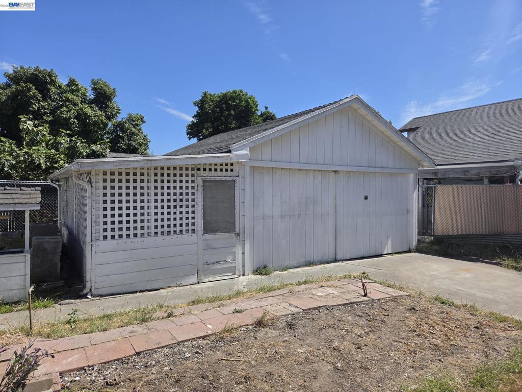 9601 D St Property Photo 12