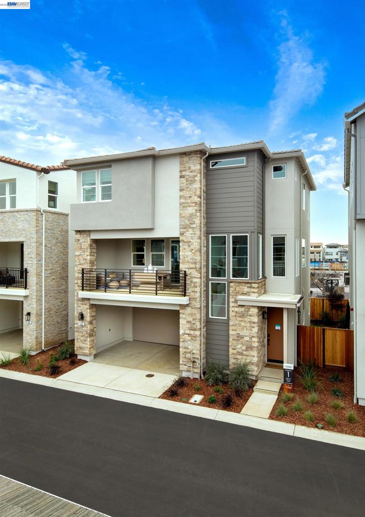 205 Splittail Way Property Photo 1