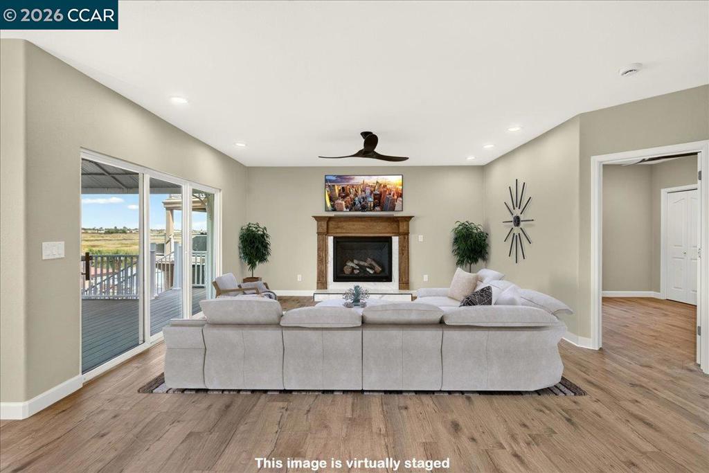 4880 Discovery Pt Property Photo 18