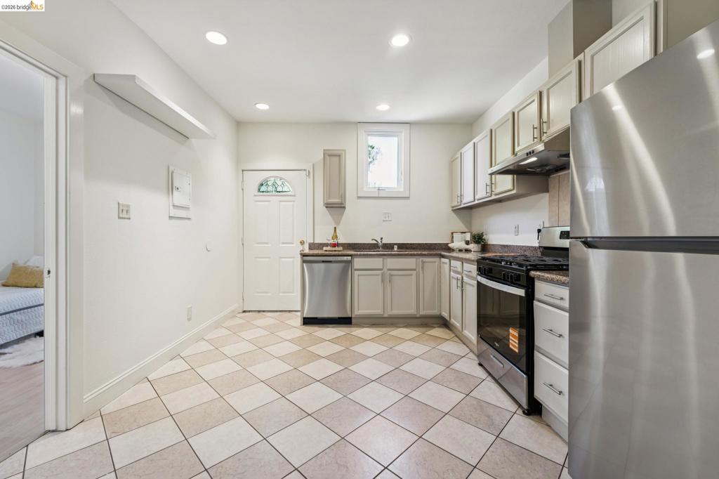 220 Marina Way Property Photo 10