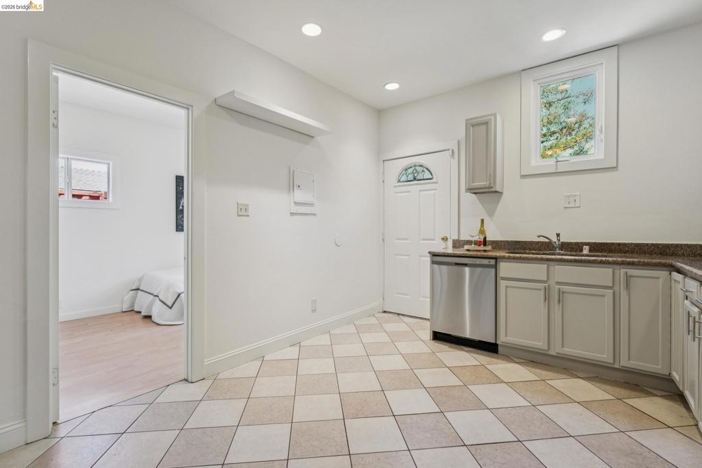 220 Marina Way Property Photo 26