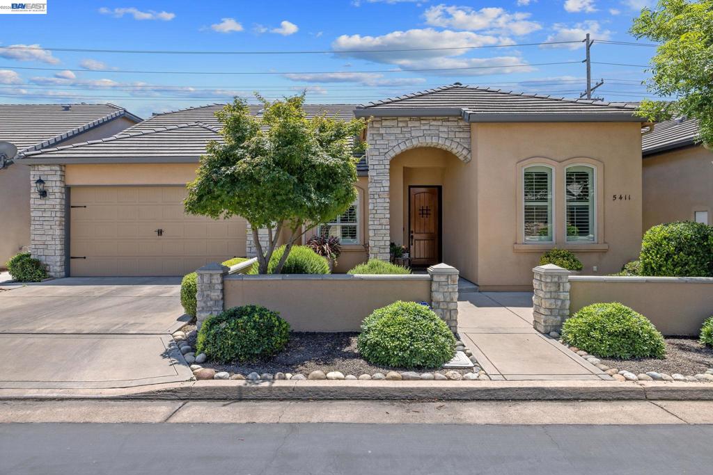41142784 Property Photo 1