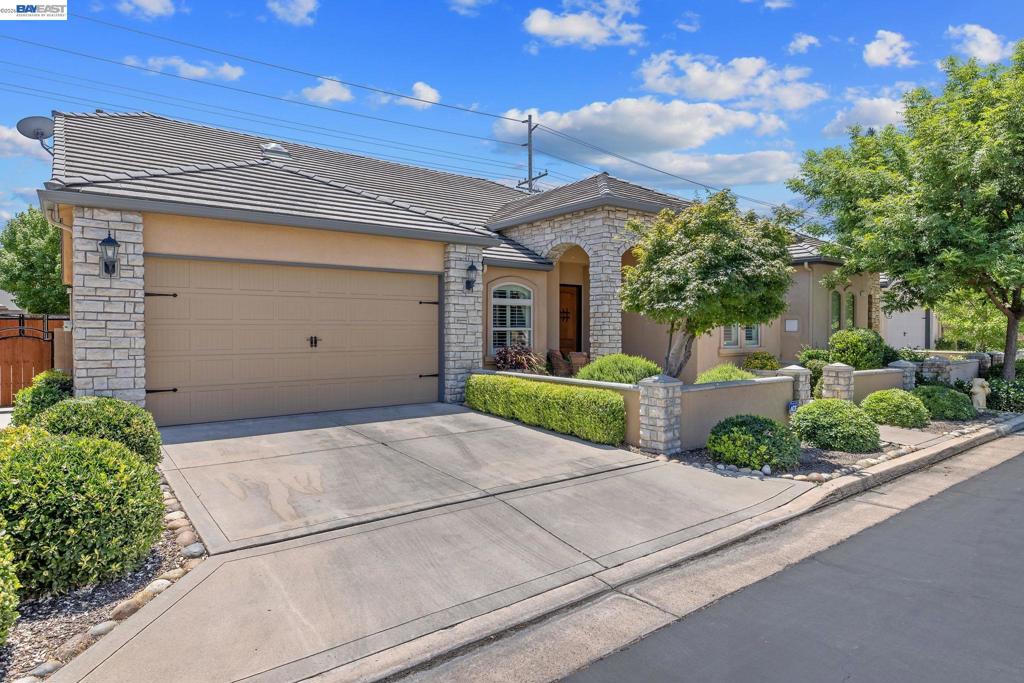 41142784 Property Photo 3