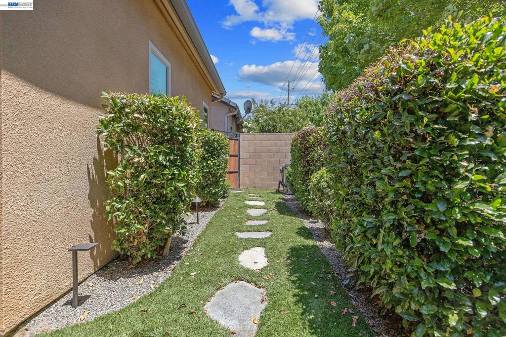 41142784 Property Photo 45