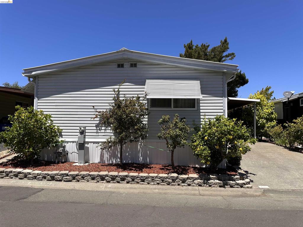 132 Phyllis Court Property Photo 1