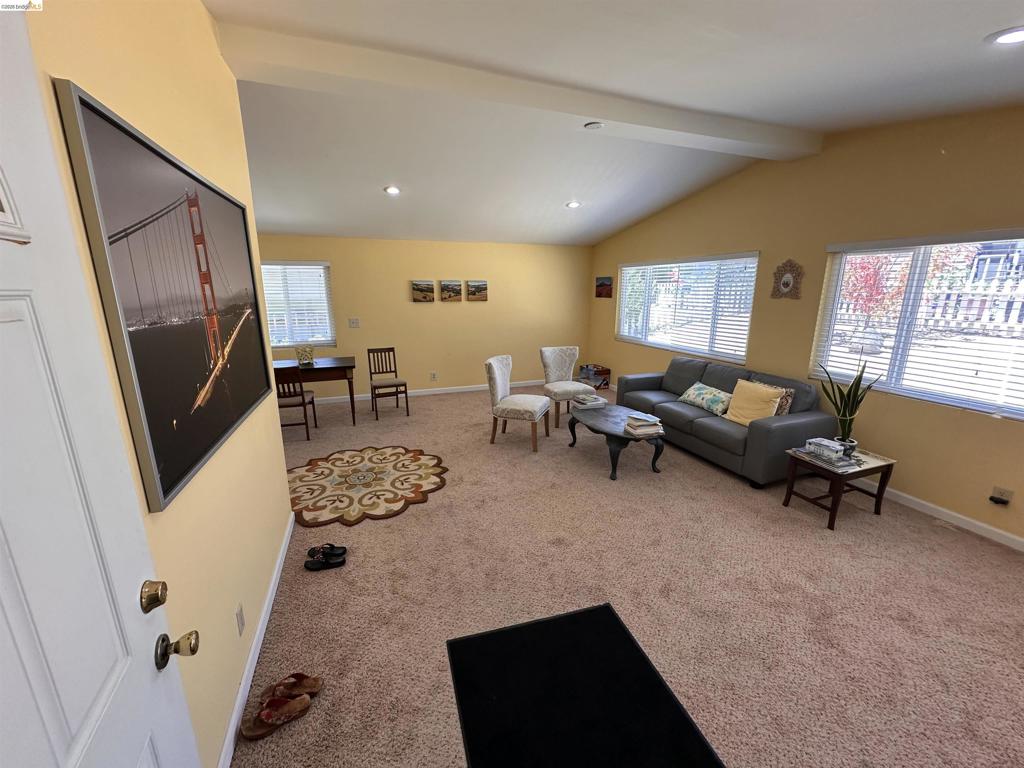 132 Phyllis Court Property Photo 9