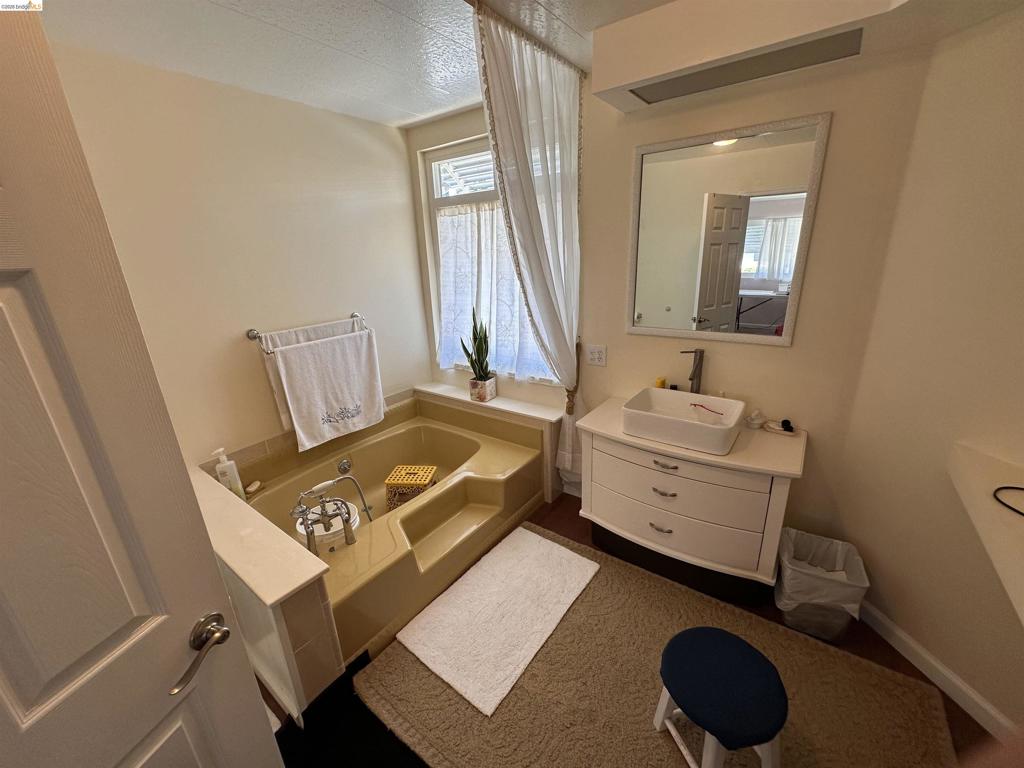 132 Phyllis Court Property Photo 23